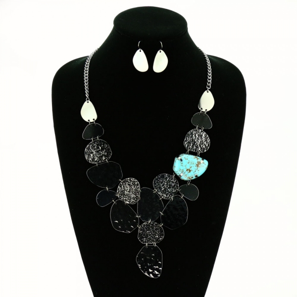 Western Style Necklace Set - Image 2
