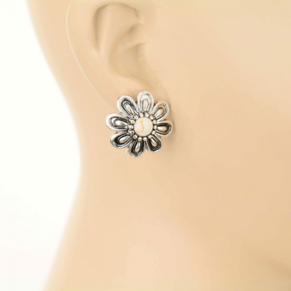 3 Pair Flower Earring Set - Image 4