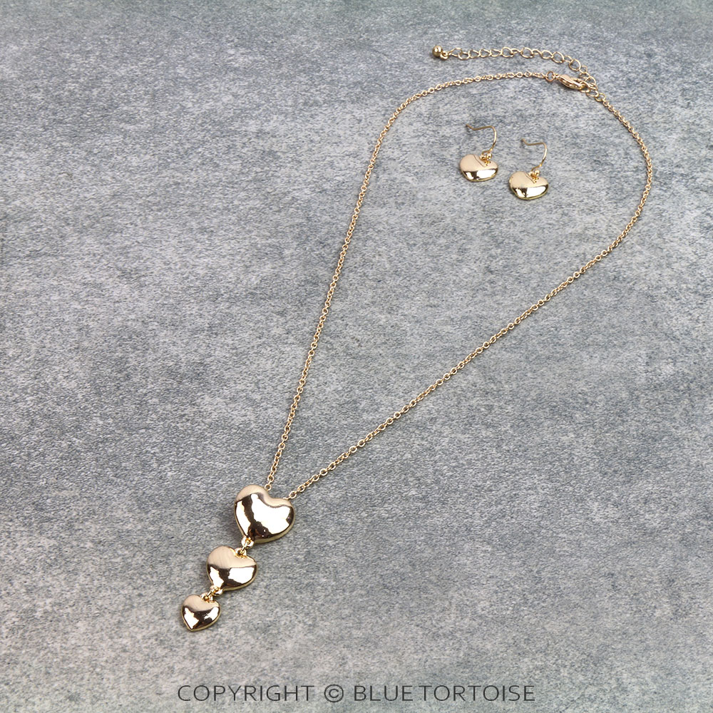 Tailored Look Heart Necklace Set