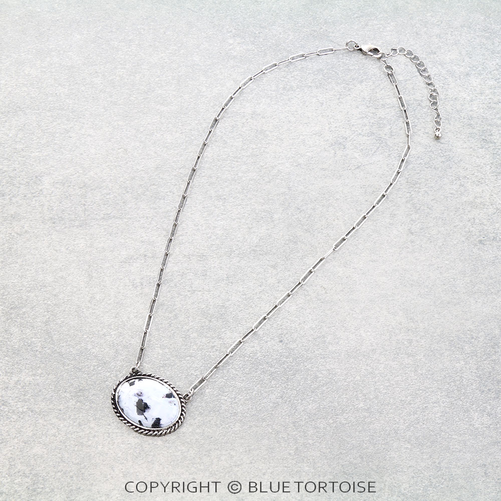 Western Oval Stone Necklace