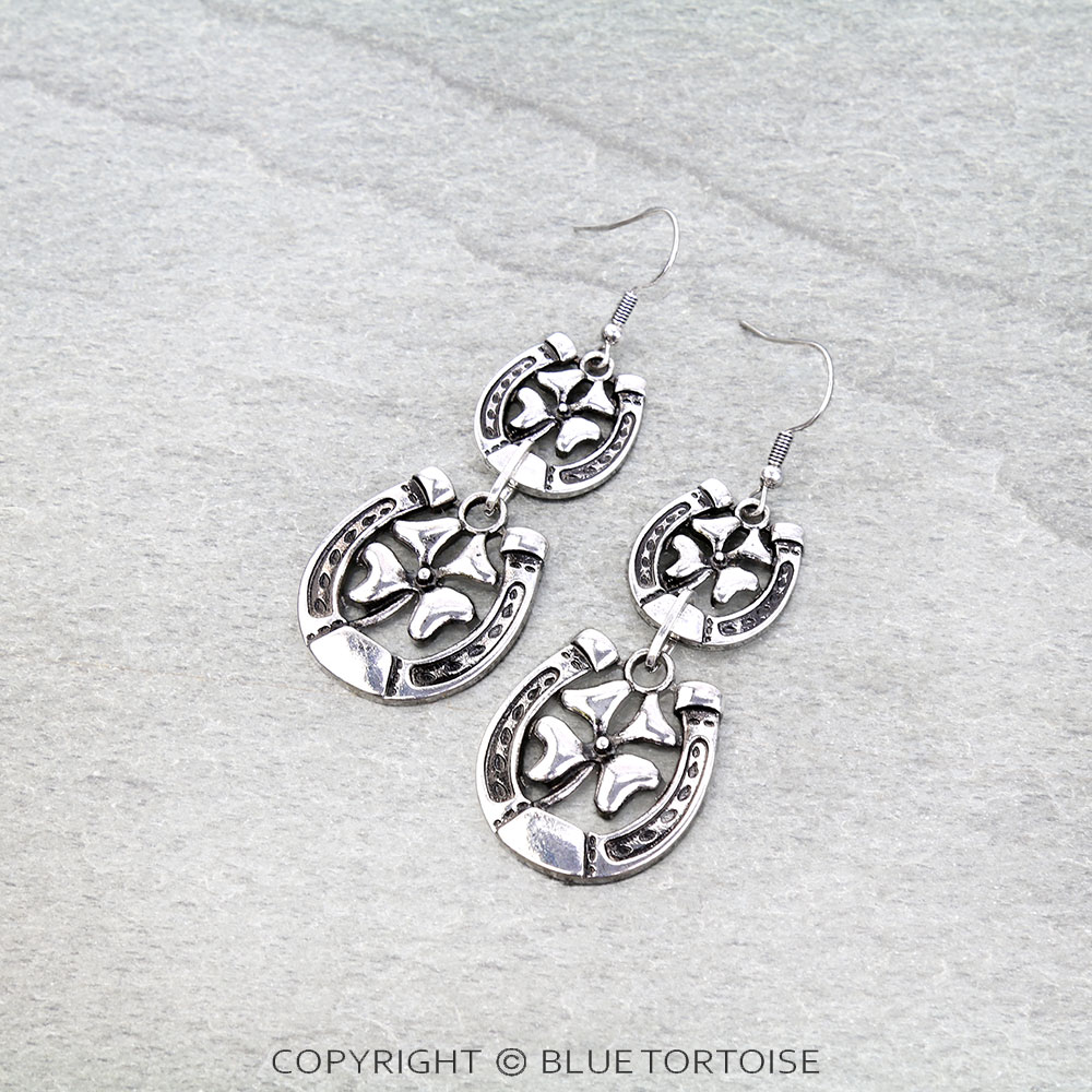 Lucky Horse Groove Dangle Earrings