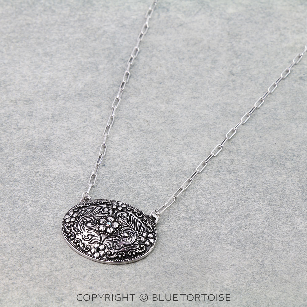 Western Oval Flower Necklace