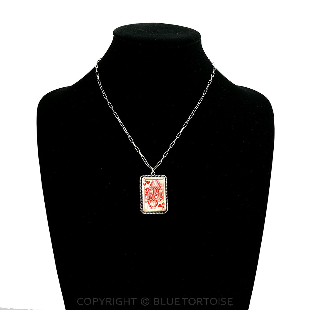 Western Vintage Heart Queen Card Necklace - Image 2