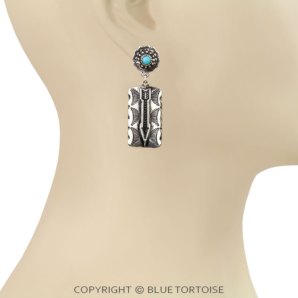 Western Arrow Textured Rectangle Stud Earrings - Image 2