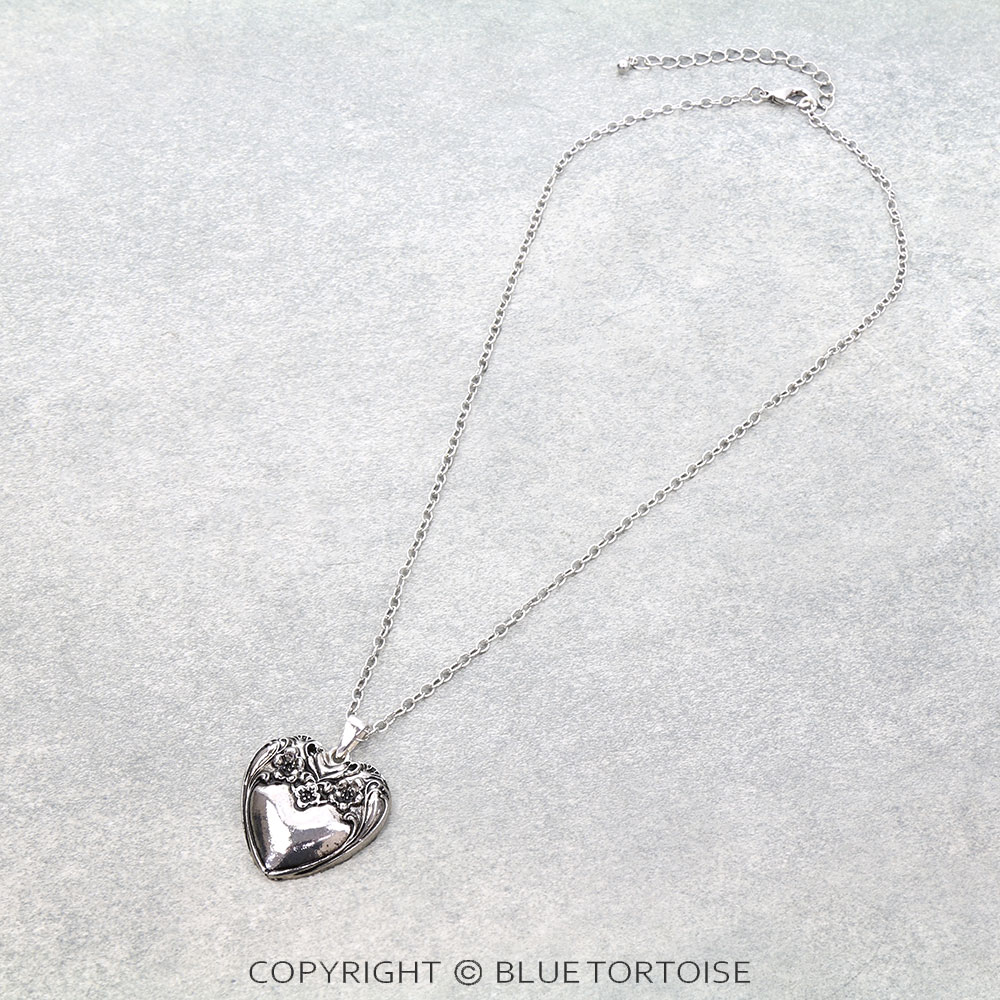 Tailored Flower Heart Necklace