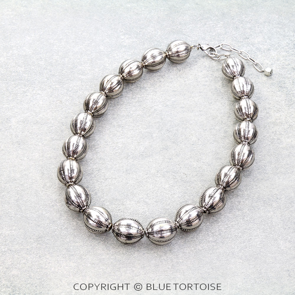 17" Western Ribbed Oval Bead Necklace